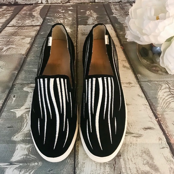 Sylvia Noster Zebra Slip on Sneakers - Picture 3 of 7